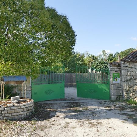 Le Gite De Malecot Gite Familial De 5 Personnes Coulon Exterior photo