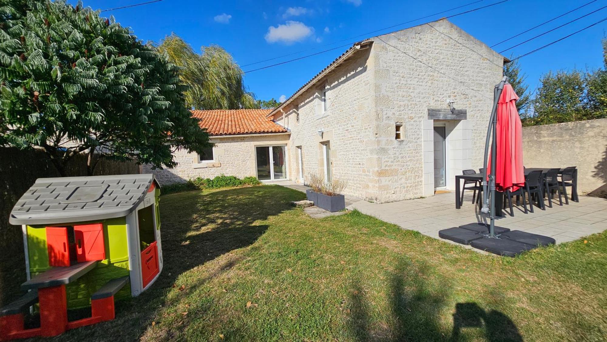 Le Gite De Malecot Gite Familial De 5 Personnes Coulon Exterior photo